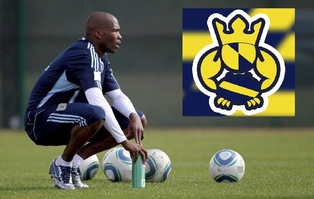 RETWEET if you think <a href="/ochocinco/">Chad Johnson</a> should sign a one-game pro contract with <a href="/BmoreProSoc/">Baltimore Kings & Royals</a> in our inaugural match on 9/16.