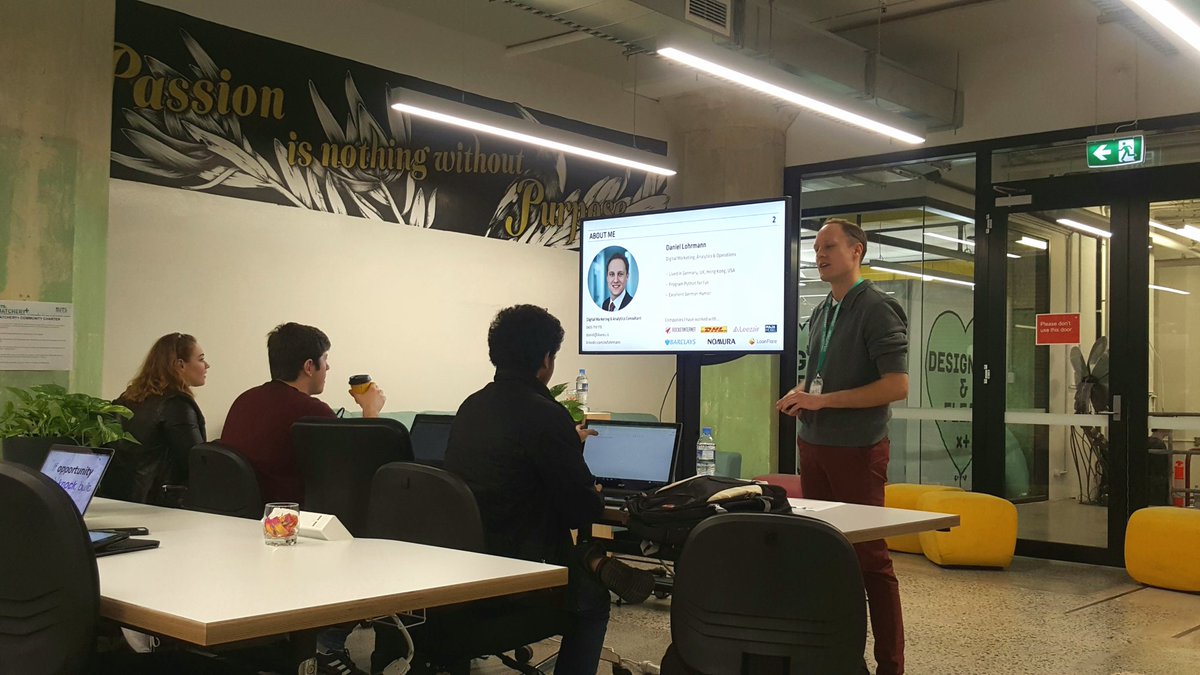 mrsamuelyu's tweet image. Digital Marketing 101 @UTSHatchery #techimmersion day with Daniel from @SydneyGA 🎓