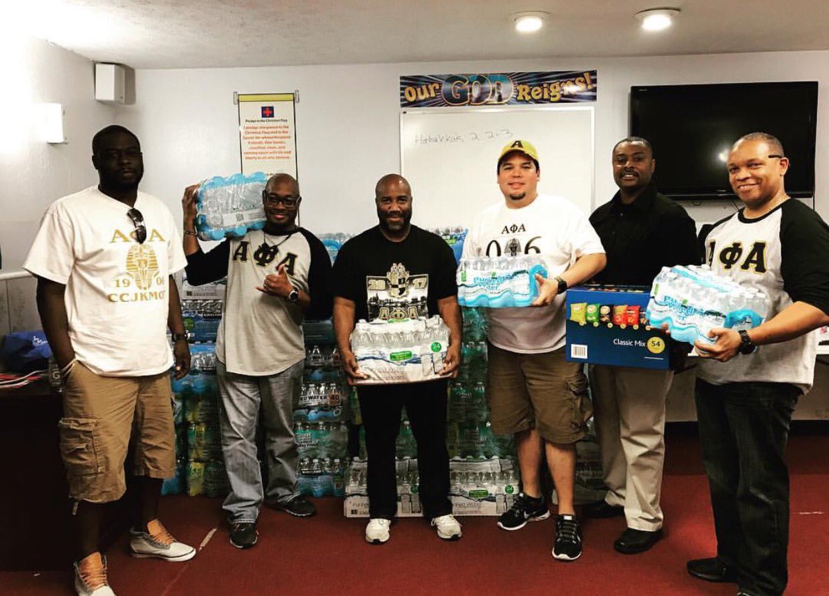 AlphaSouthwest's tweet photo. #NorthDallasAlphas gathering supplies to send to Houston, post #HurricaneHarvey | #APhiA #AlphaSouthwest #MovingSWRForward 🤙🏾 https://t.co/3xt0FL2lVA