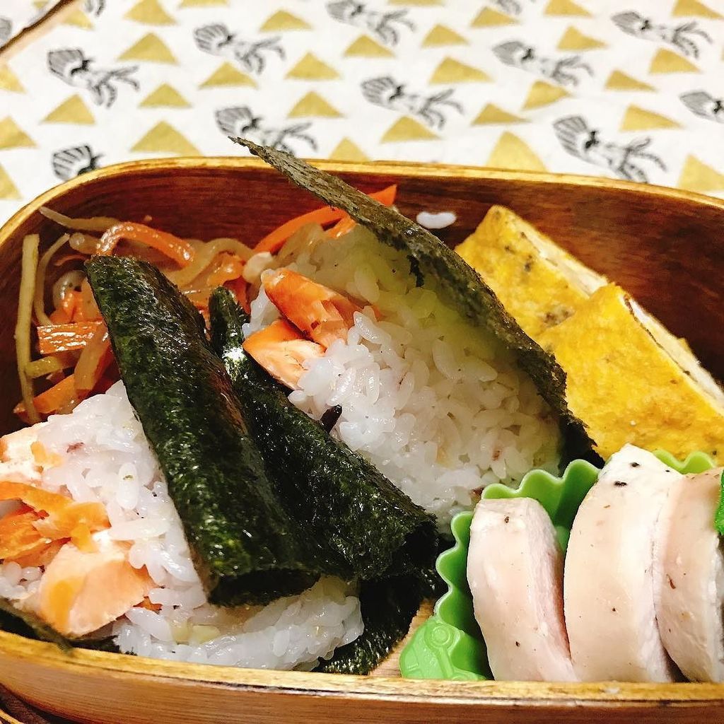 uk_pin's tweet photo. ワールドカップ出場おめでとう!! #bento #instafood #弁当 #お弁当 #obento #lunch #japanesefood #foodpic #l4l #followme #lunchbox #ig_jap… https://t.co/FVcFniBaRy https://t.co/j1rwMim7Qz