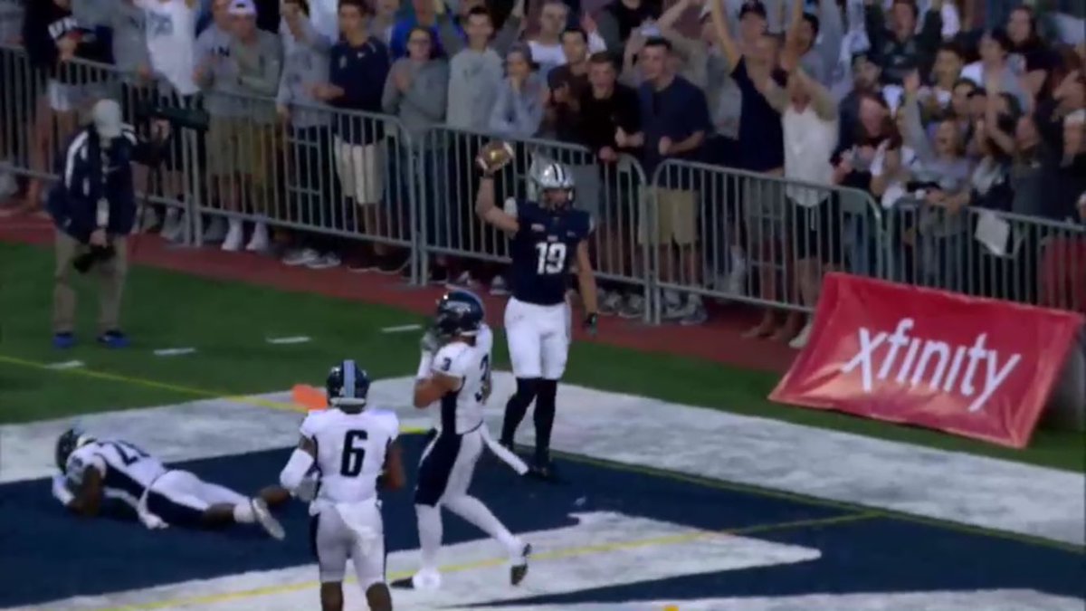 __dacy's tweet image. Congrats to my boy @nlorden203 on the TD! #UNH