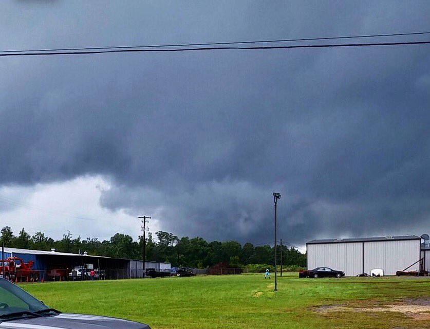 alabama_jess's tweet photo. What's left of #HurricaneHarvey tried to sucker punch us @West_AL_Barbell in #FayetteAL earlier. @spann @JimCantore @RichardWVUA23 @jkentw https://t.co/x2jxxkY1pF
