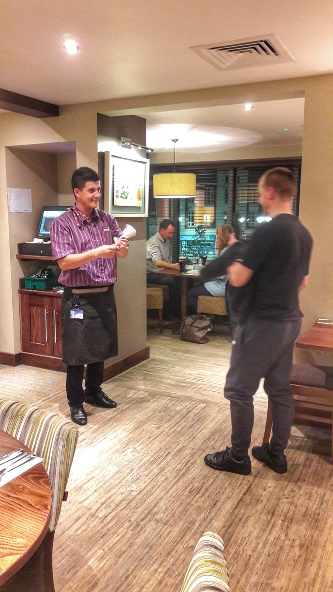 George WOW-ing a guest by making him a special rose...he got filmed as well 🌟 🌹 🙄 <a href="/SDEBDD/">simon ewins</a> <a href="/karinholmes63/">Karin</a> <a href="/brunner79/">Alexandra Brunner</a> <a href="/cristin8la/">cristina bongiovanni</a>