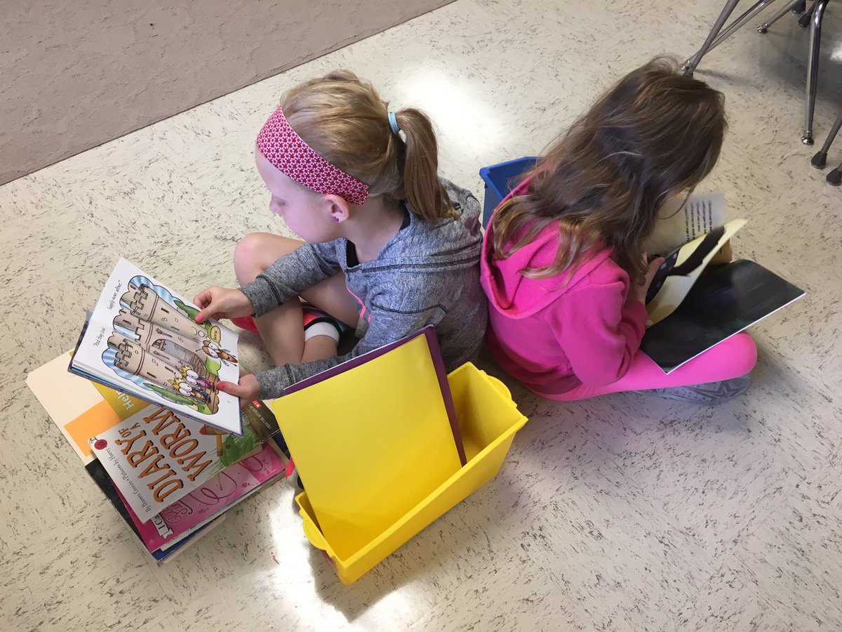 wiardl's tweet photo. Thankful for all the hard work by the kinder teachers; our reading workshop is going so smooth so far! @RoyalManorgjps https://t.co/tJQv2svErI