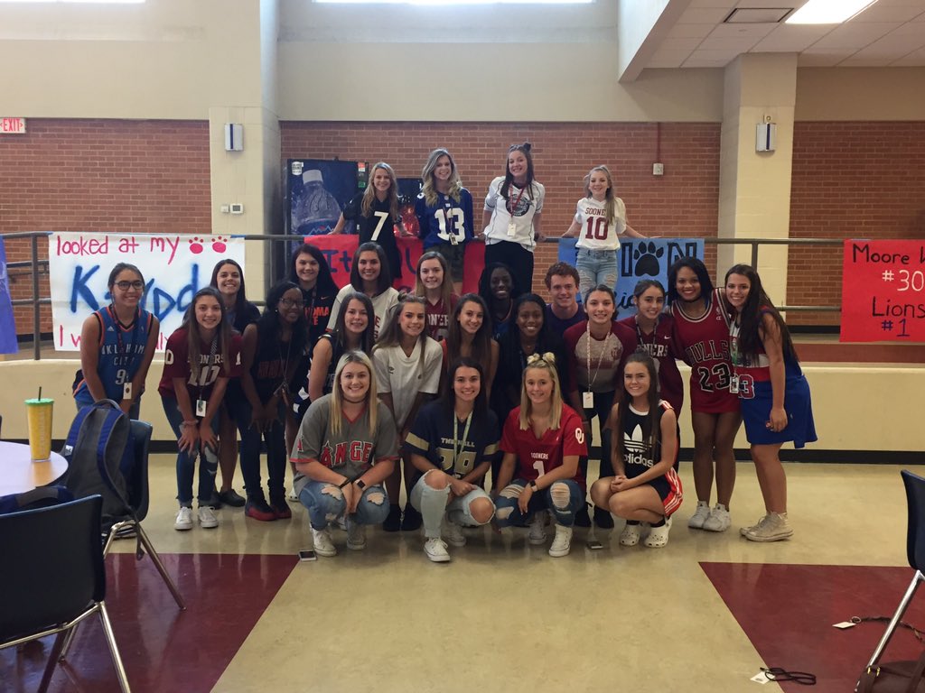 mrsjordan804's tweet photo. MHS Spirit Week- Jersey Day #MooreWarXXX #MooreCheer https://t.co/9ziYbrVupT