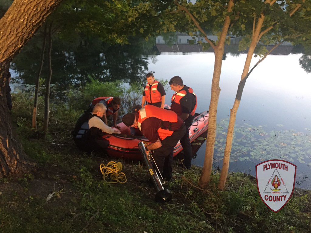 PCTRT's tweet photo. PCTRT using Sidescan Sonar in Rockland pond to rule out possible person in the water #PCTRT https://t.co/epu5PFUAf7