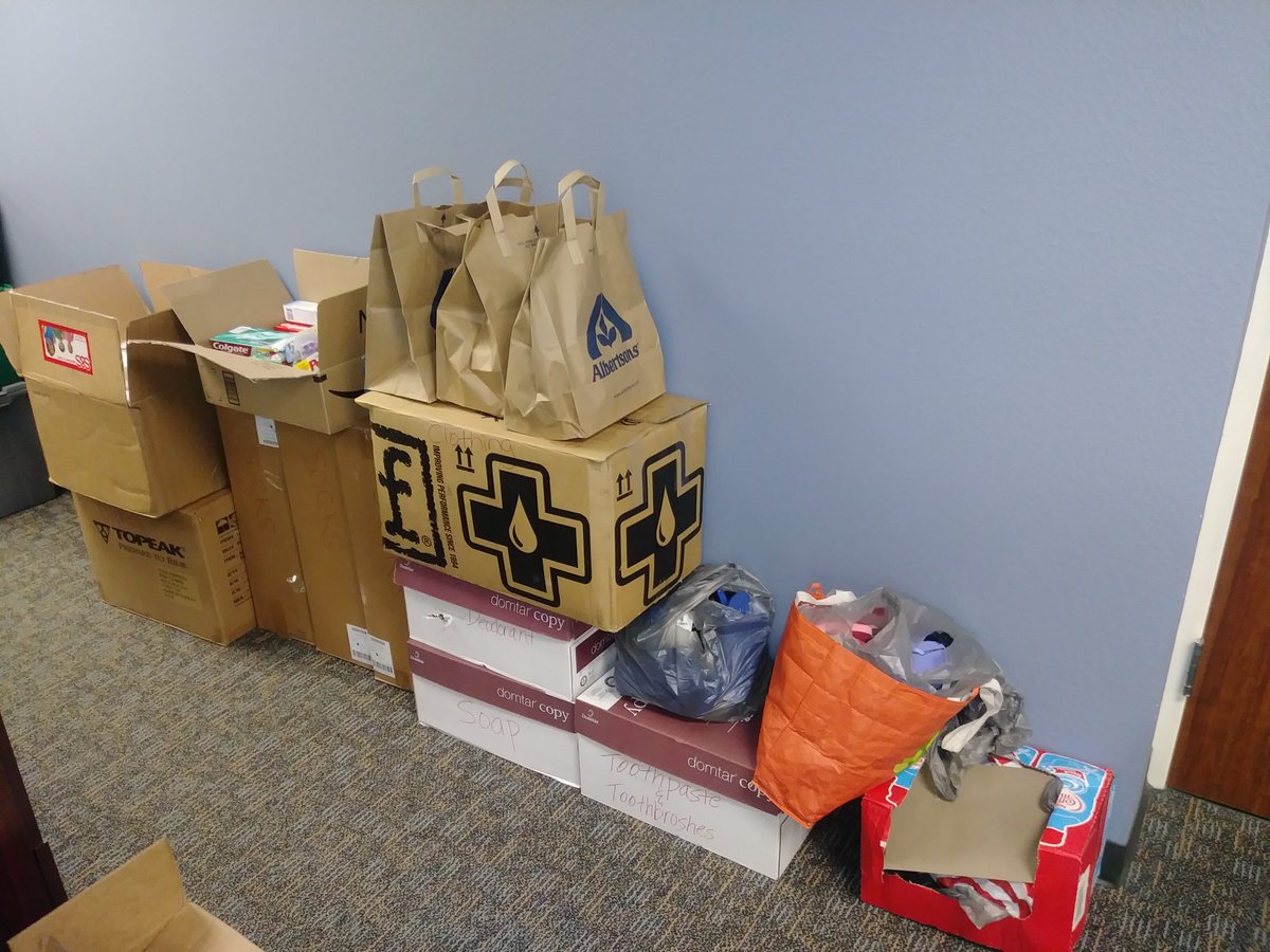 Many wonderful community members took the time to donate items for the Harvey evacuees. We 💚 our JHE family! <a href="/RichardsonISD/">Richardson ISD</a> #cantstoprisd