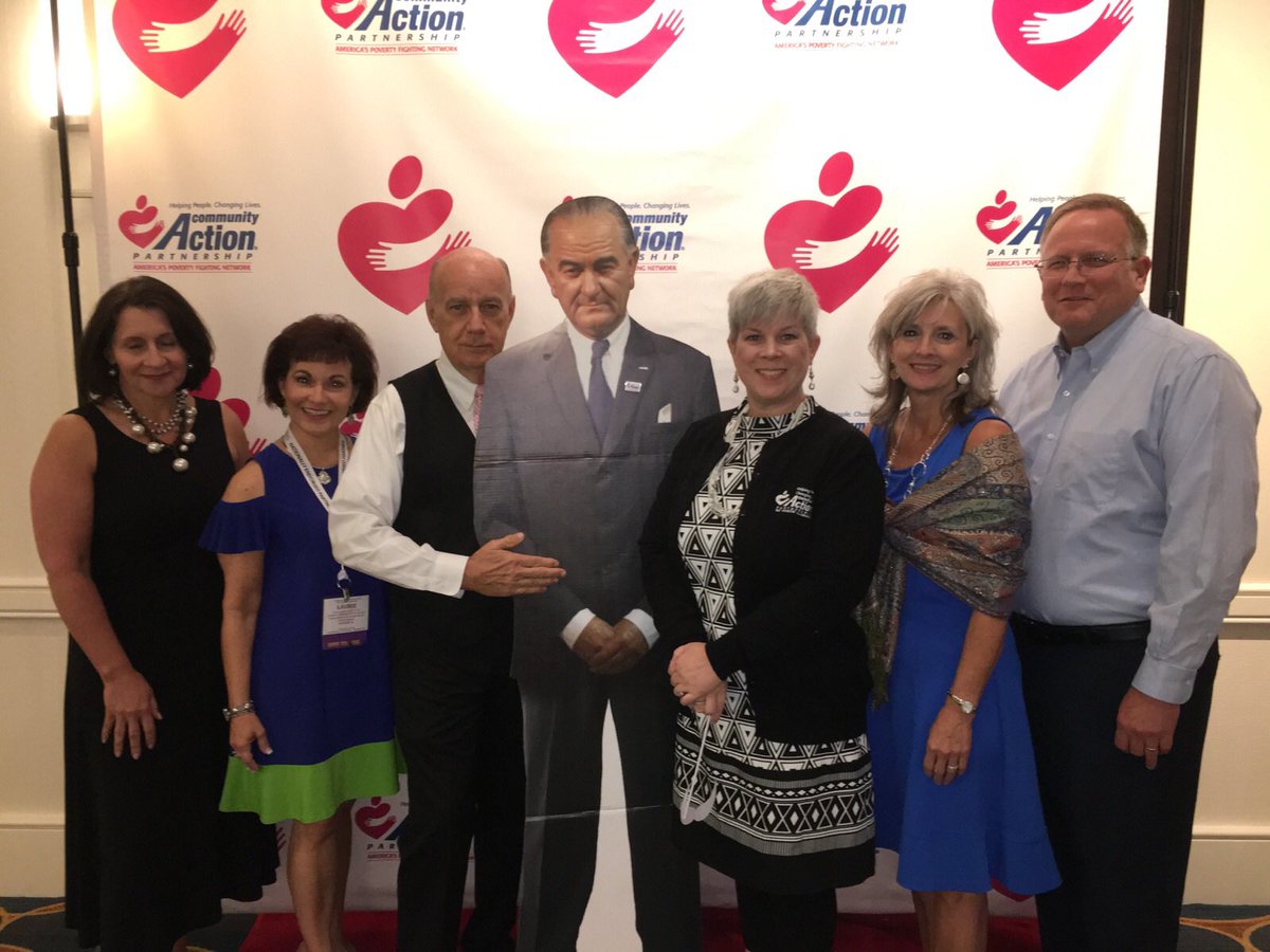 CAPofNAL's tweet photo. Gala night. With LBJ. He wasn't much fun. A little flat. #CAPCON17. https://t.co/WYZ32hnDkp