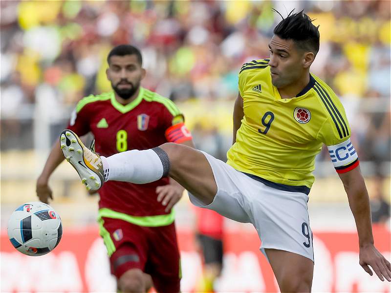 DTVTotal's tweet photo. 🇨🇴¿Están conformes con el rendimiento de Colombia ante Venezuela?
Vota con:
#FutbolTotalDIRECTVConforme
#FutbolTotalDIRECTVNoConforme https://t.co/3FWjcX3umt