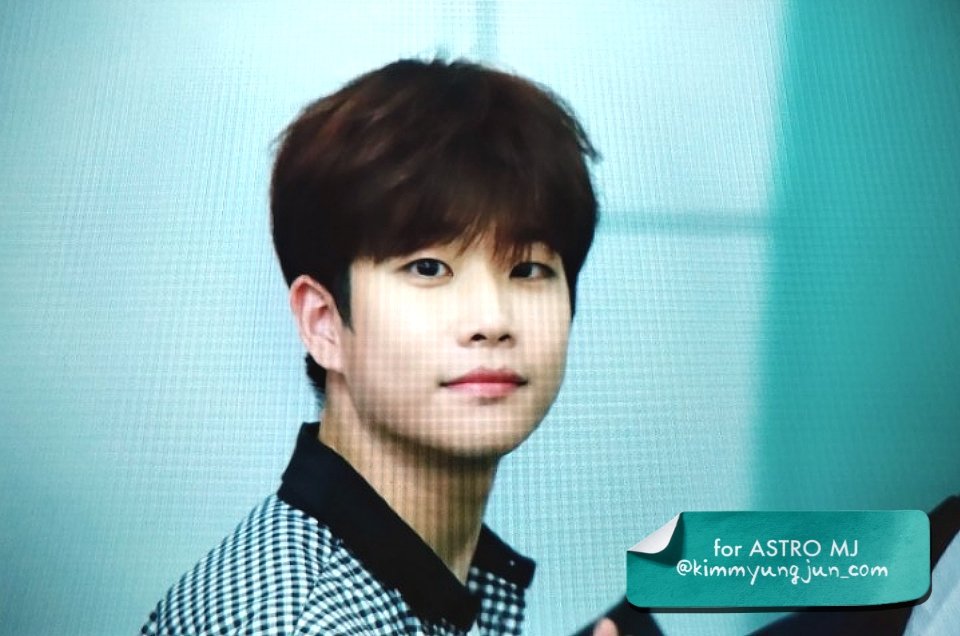 kimmyungjun_com's tweet photo. (Preview🌠) 170901 인천공항 출국 #아스트로 #ASTRO #엠제이 #MJ @offclASTRO 멍뭉이💜 https://t.co/fgBhp6gfRD
