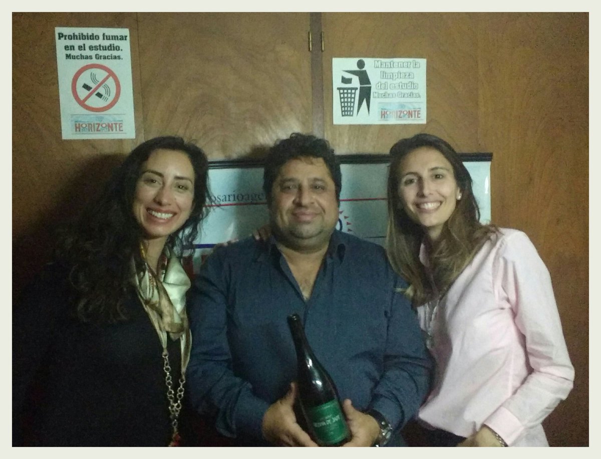 RocBaro's tweet photo. Gracias a @pablohamud por la invitación a @CopyWine la pasamos de 11 con @ArachEvelyn 😀🍷 https://t.co/lZ4f08pScp