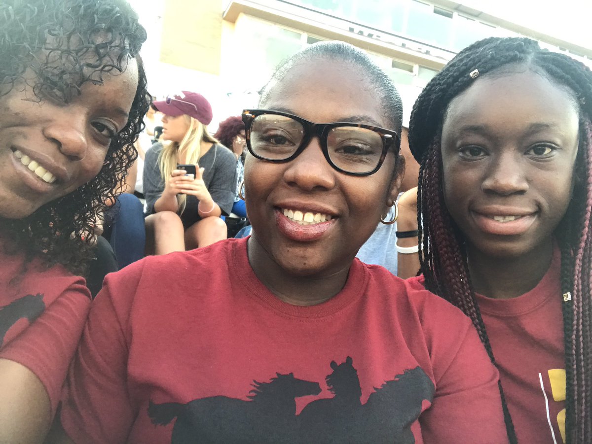 itzresa's tweet photo. US! @jujumanners @MauressaLoncke https://t.co/0wDmPXrxeN