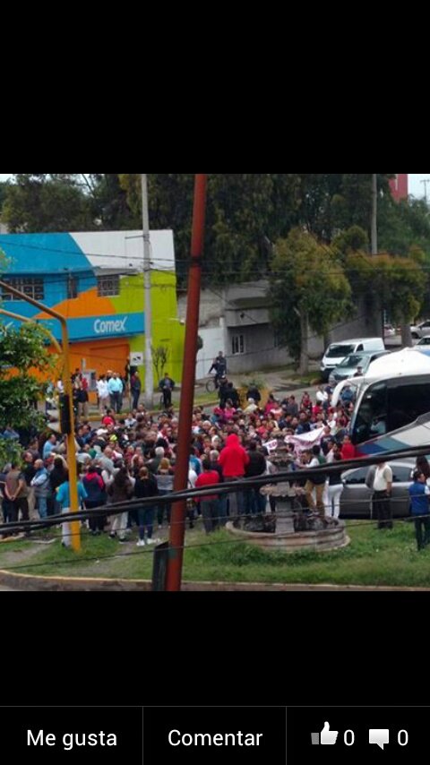 calolipo82's tweet photo. @TlalnepantladeB #valleceylan en tlalnepantla no esta protegido #roboautoscasas #protesta #niunomas @denisse_ugalde https://t.co/Ed5vnRp8P9