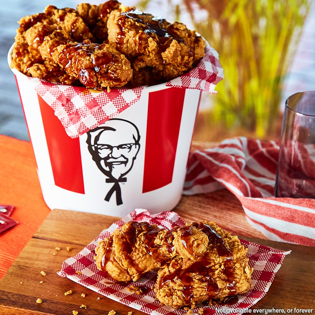 Kfc Australia On Twitter Our New Smoky Bbq Crunch Is Available Now Warning It S Impossible To Eat This Without Getting Deliciously Sticky Try It We Dare You Https T Co Qnbku2wmbc