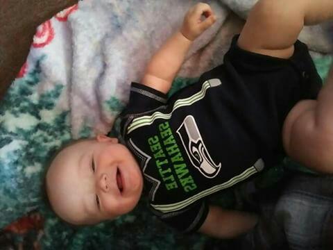 chiickibaybee's tweet photo. Johns a Seahawks fan just like @aadre21 #Seahawks #CutestBabyEver @Seahawks https://t.co/QMMTXmGgIy