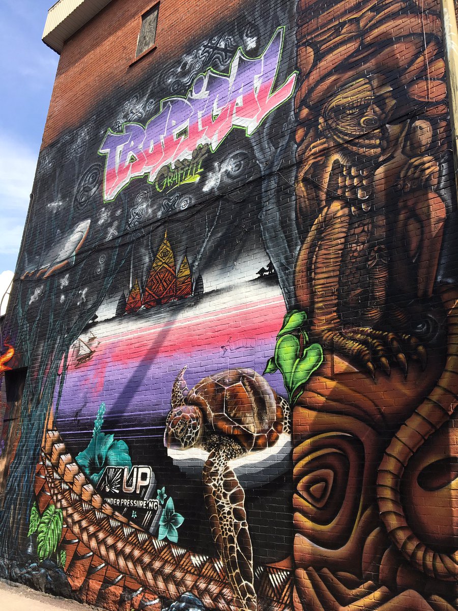 ErinSulley's tweet photo. Lots of street art to see while twacking around Montreal. #ExploreMtl #vaca #graffiti https://t.co/EE5Qk5bOl8