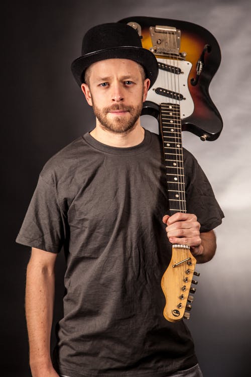 redandluke's tweet photo. Live your passion.
#simpleshirt #hat #guitar #musician #mensstyle #urbanwear #streetfashion #stylish #menswear #fashionblogger #lovethis https://t.co/8AY93STE0x