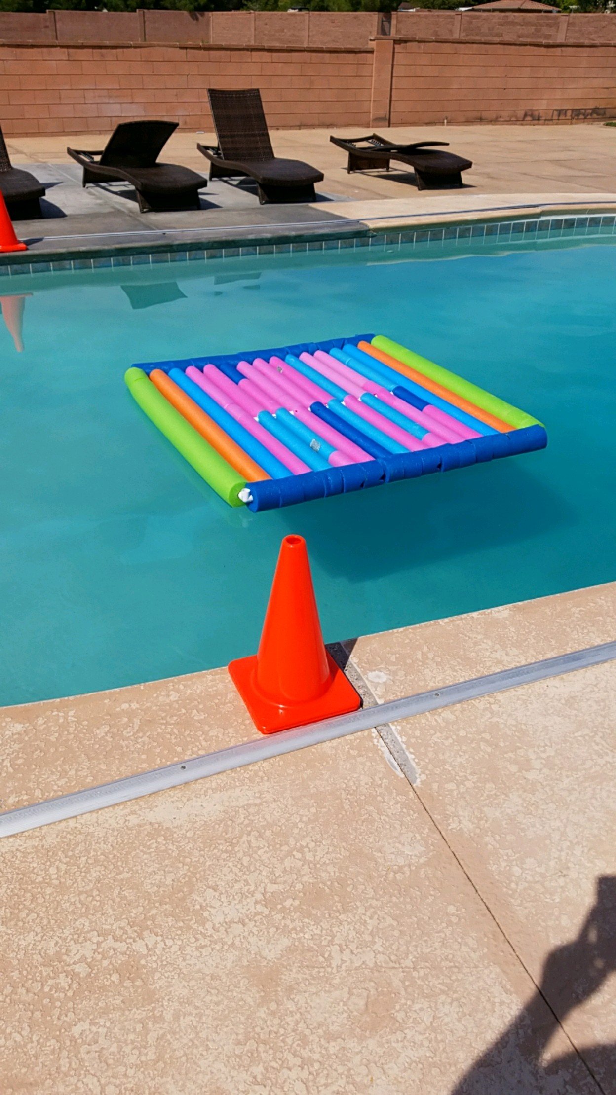 Diy pool noodle best sale raft