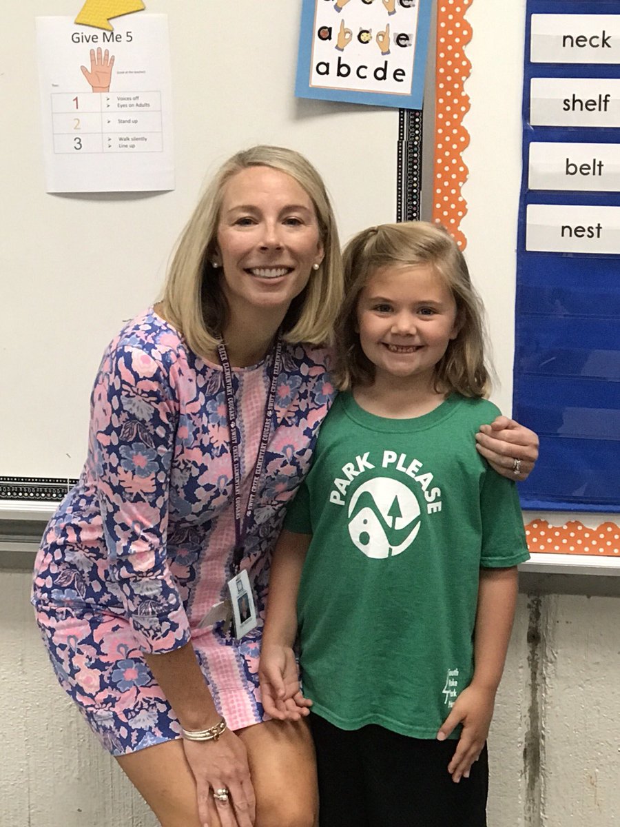 mrsdamelio519's tweet photo. Great first week in 2nd! So thankful for you Mrs. Hoover! 😘 https://t.co/S9UQjLVQj9