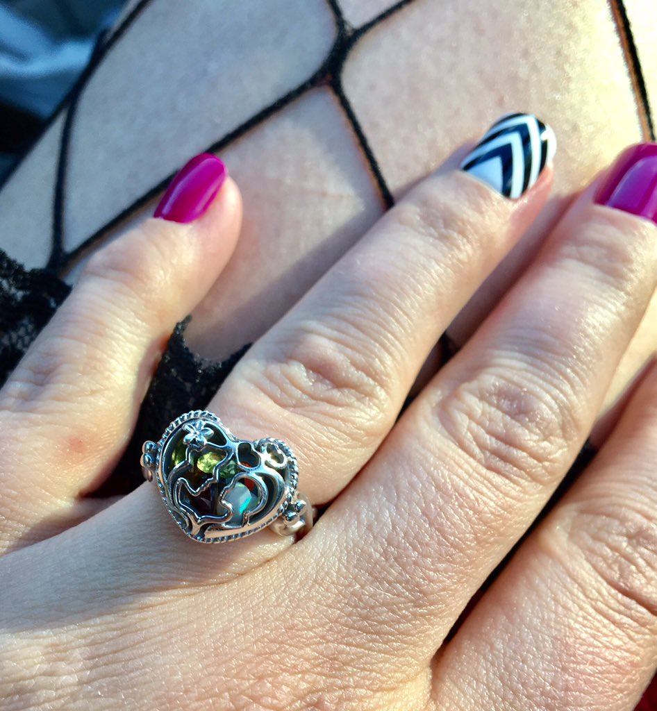 Chelseahartmann's tweet photo. Loving my #mothersring #designed &amp; made #special by @jewlr .com words cannot begin2describe it's true #beauty &amp; #meaning 💜💍 @ZacharyDale_90 https://t.co/lHBxRR4odE