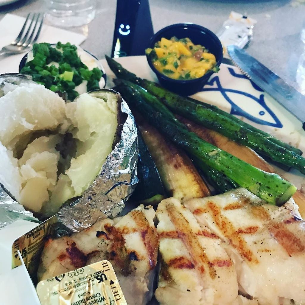 MyGGGF's tweet photo. Dinner in Avalon @thelobstertrap 💕💕 gluten free options and #nimatested #nimaapproved #yummy #yum #seabass #freshc… https://t.co/is2sJqvHy4 https://t.co/g2FYwiwbu5