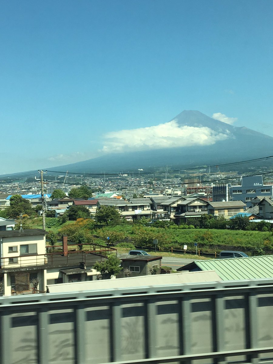 富士山が見えて、ラッキー！今日の世界遺産一つ目