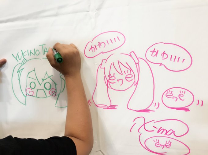 私のクリーチャーの横にあっという間にはちゅねが!!!すごい! 