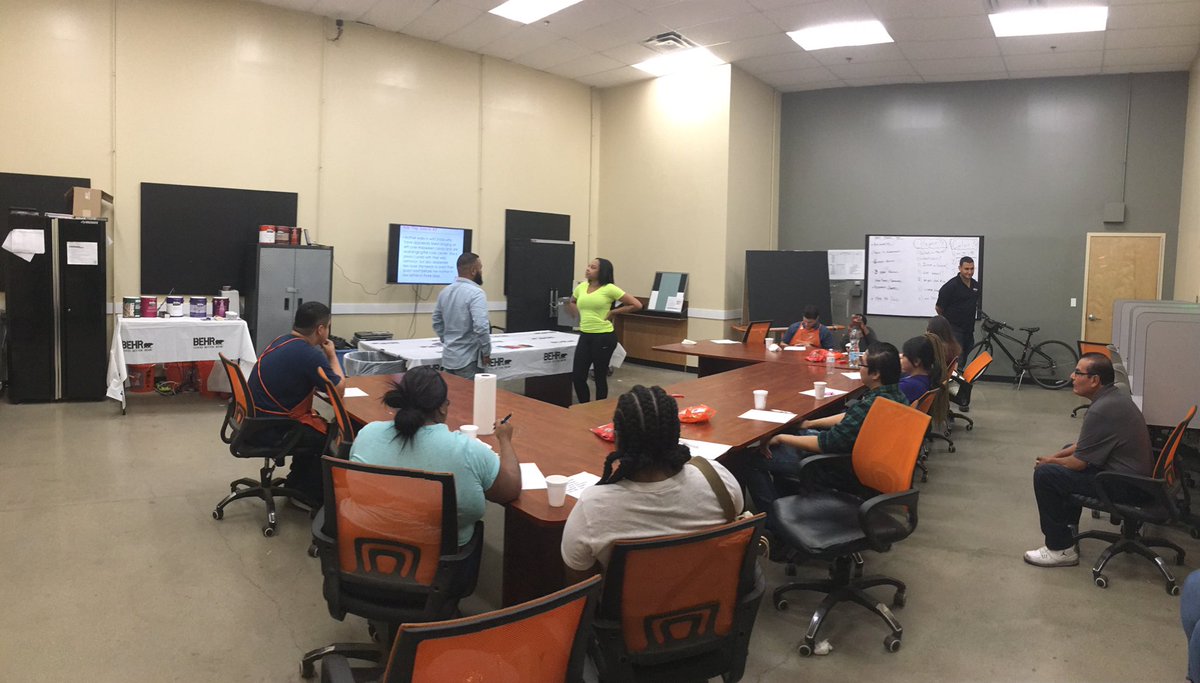 Gdedina_BEHRCHI's tweet photo. Great couple days of customer service and product training in D65 !Thanks for the support @Manny_CubFan @caseyo_behr @ScottRud1 https://t.co/kEkS6wpI7Q