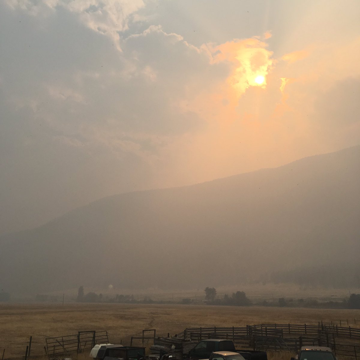 ChiefLeBourdais's tweet photo. View of the Sun from Whispering Pines Clinton Indian Band No.4 
#EPRanches
#bcwildfires https://t.co/7q0arP5wAP