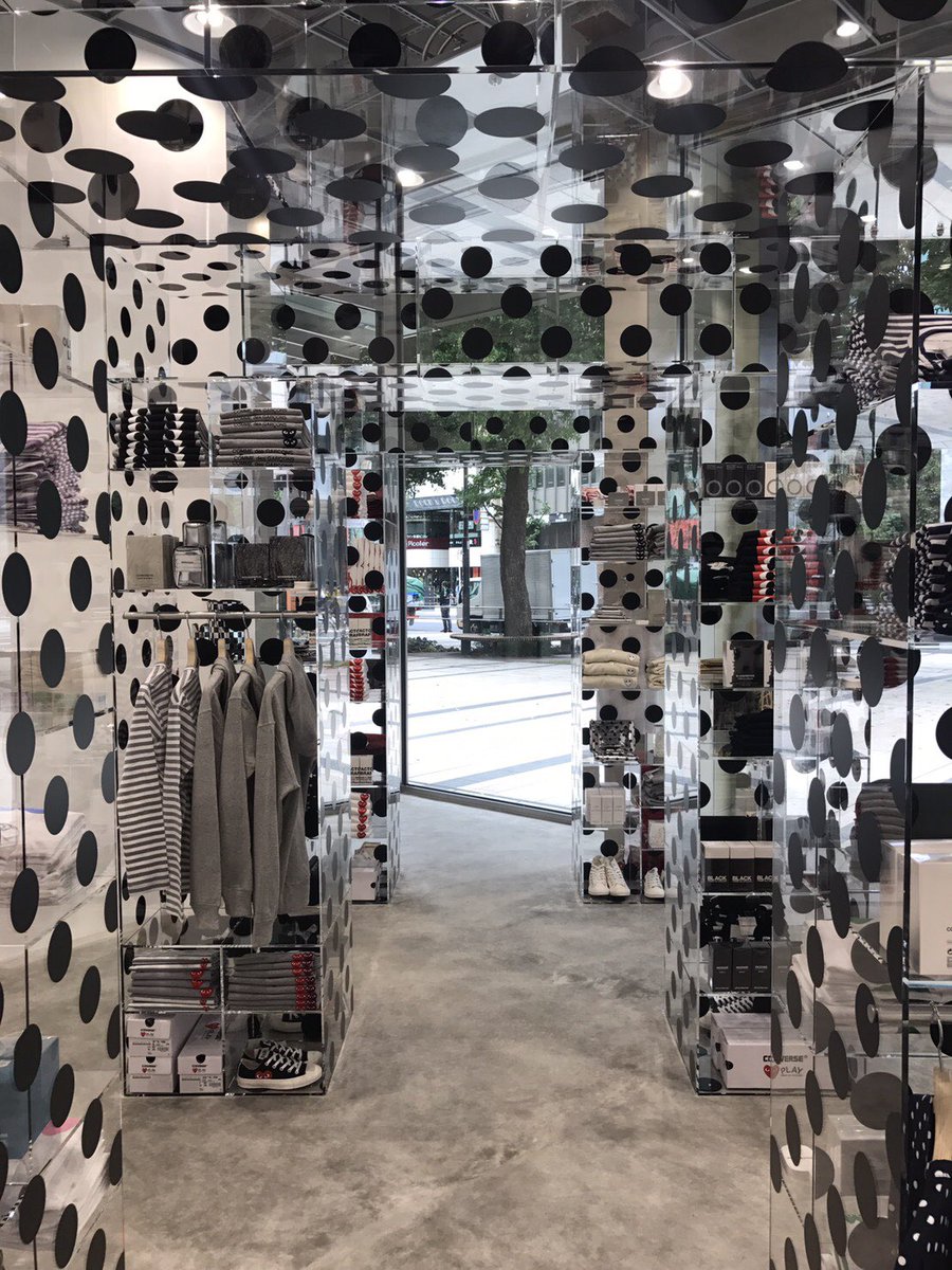 fashionsnap's tweet photo. 【今日】コム デ ギャルソンの新店舗の「トレーディング ミュージアム」が東京ミッドタウンにオープン
https://t.co/ytNHPG5Xw5 #CommeDesGarcons #東京ミッドタウン #六本木 #オープン https://t.co/7tzFdSqZIE