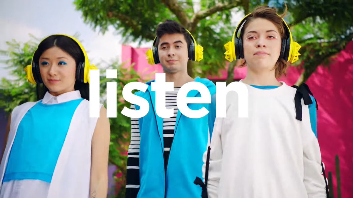 FelipeBerhau's tweet photo. They should be using Motorola headphones instead. #pulseEscape https://t.co/awF8cYZjpV