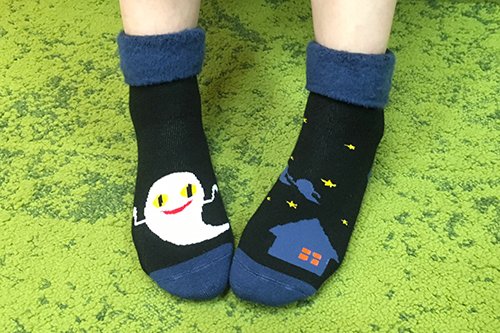 絵本ナビ En Twitter 絵本ナビ限定商品 新発売 あの 大人気 ねないこだれだ おばけソックス から 秋冬用の もこもこソックス が登場です T Co Wpwqxilras 絵本ナビ ねないこだれだ おばけ 靴下 ソックス