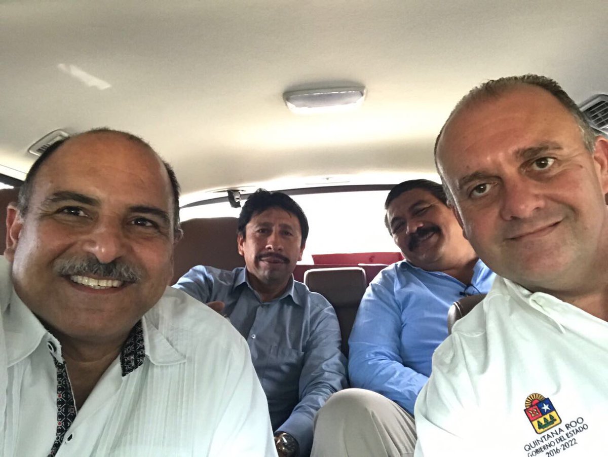 VictorMasT's tweet photo. La selfie con mis amigos @EdgardoDiaz_A  @JorgePortillaMX y Jorge Xiu Manzanero (caballito) https://t.co/FmnzpT2T7P