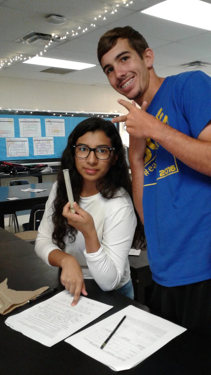 BioPhoLife's tweet photo. Analyzing "stomach contents" for biomolecules to solve a murder mystery #pineapplechart @Mer_Townsend #sulsprisd https://t.co/26CsoqDfGU