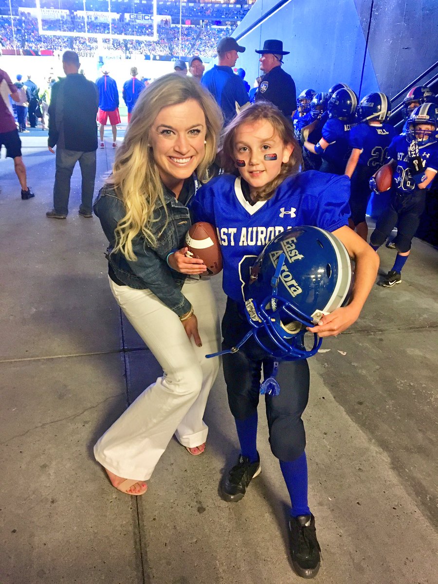 LaurenHall's tweet image. Me: "So why did you want to start playing football?" 
Riley: "Well I did cheerleading before and it was kind of boring" 🔥 #playfootballmonth