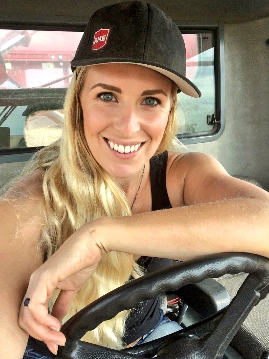 Ur such a good sport to help ur husband

Actually I love farming &amp; consider myself a #farmer 

#farmlife #stereotypes #realconversation