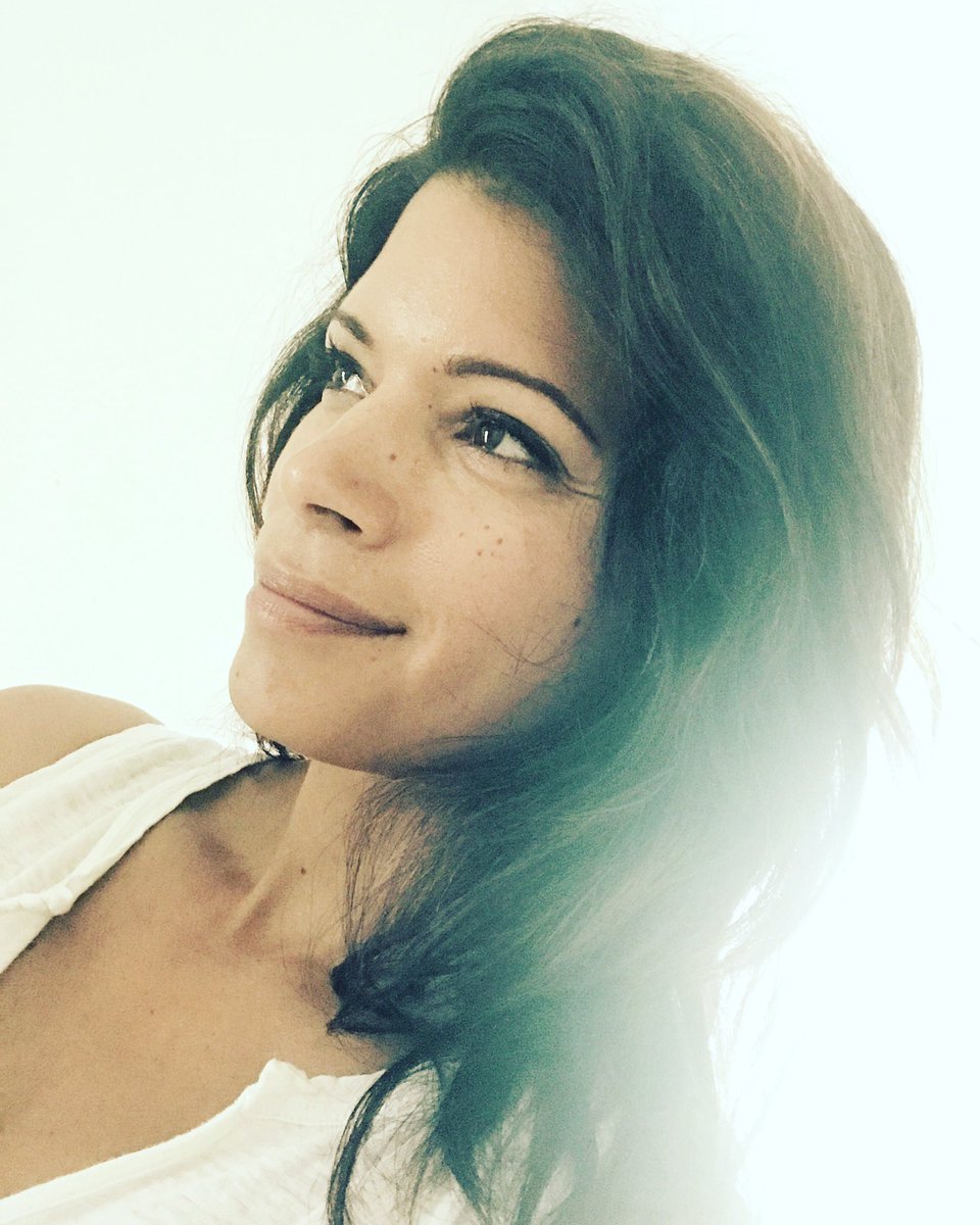 AndreaNavedo's tweet photo. #LookingTowardtheFuture #ItsLookingBright #GoddessInProgress https://t.co/lZ32uZJWTt
