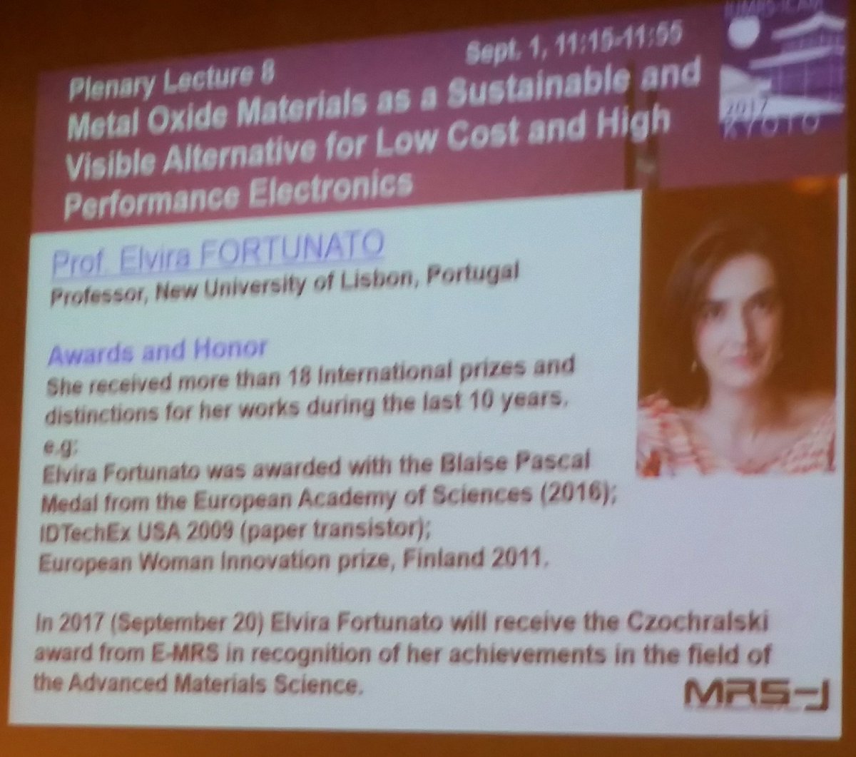 ScienceByDRE's tweet photo. Prof Elvira Fortunato - pioneer of transparent electronics - #womeninstem #ICAM2017 #ThinFilmCoatings https://t.co/LFLWvAC0kw