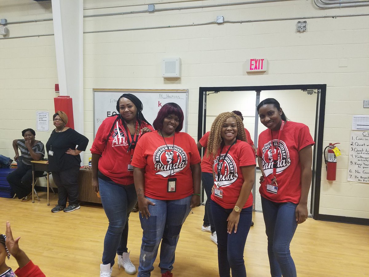 JWallace_WMS's tweet photo. My staff rocks! #House of Respect  #changeishappening https://t.co/Ff83sDOxdh