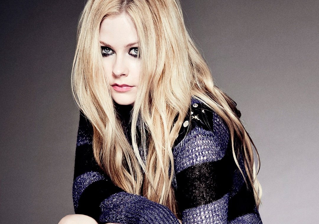 Avril Lavigne está voltando: bit.ly/2etACnx