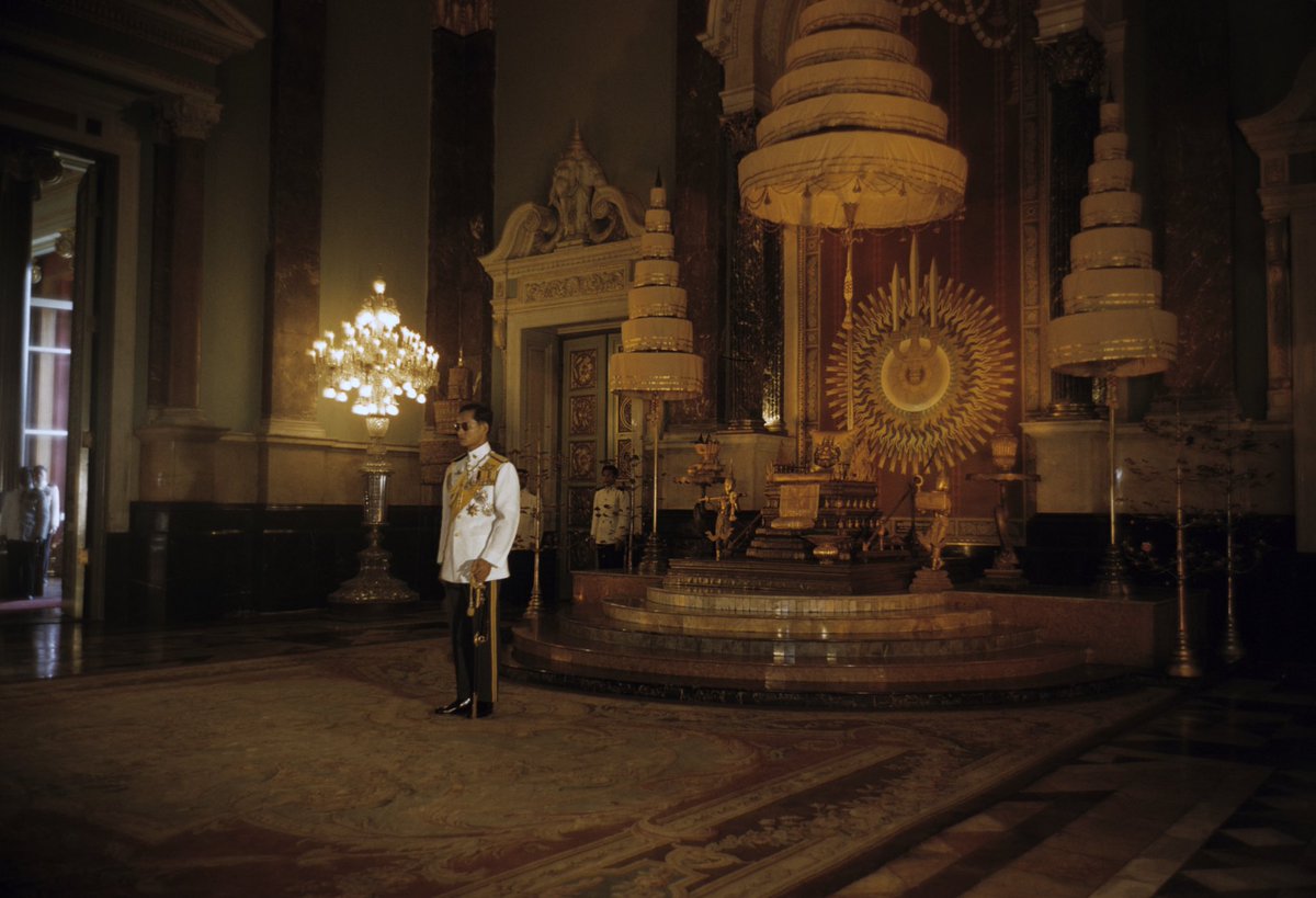 sermsin_s's tweet photo. วันที่ 1 เดือน 9 ยอดรวมประชาชนที่มากราบพระบรมศพ จะครบจำนวน 9,999,999 คน https://t.co/LQ2zMQCs5p