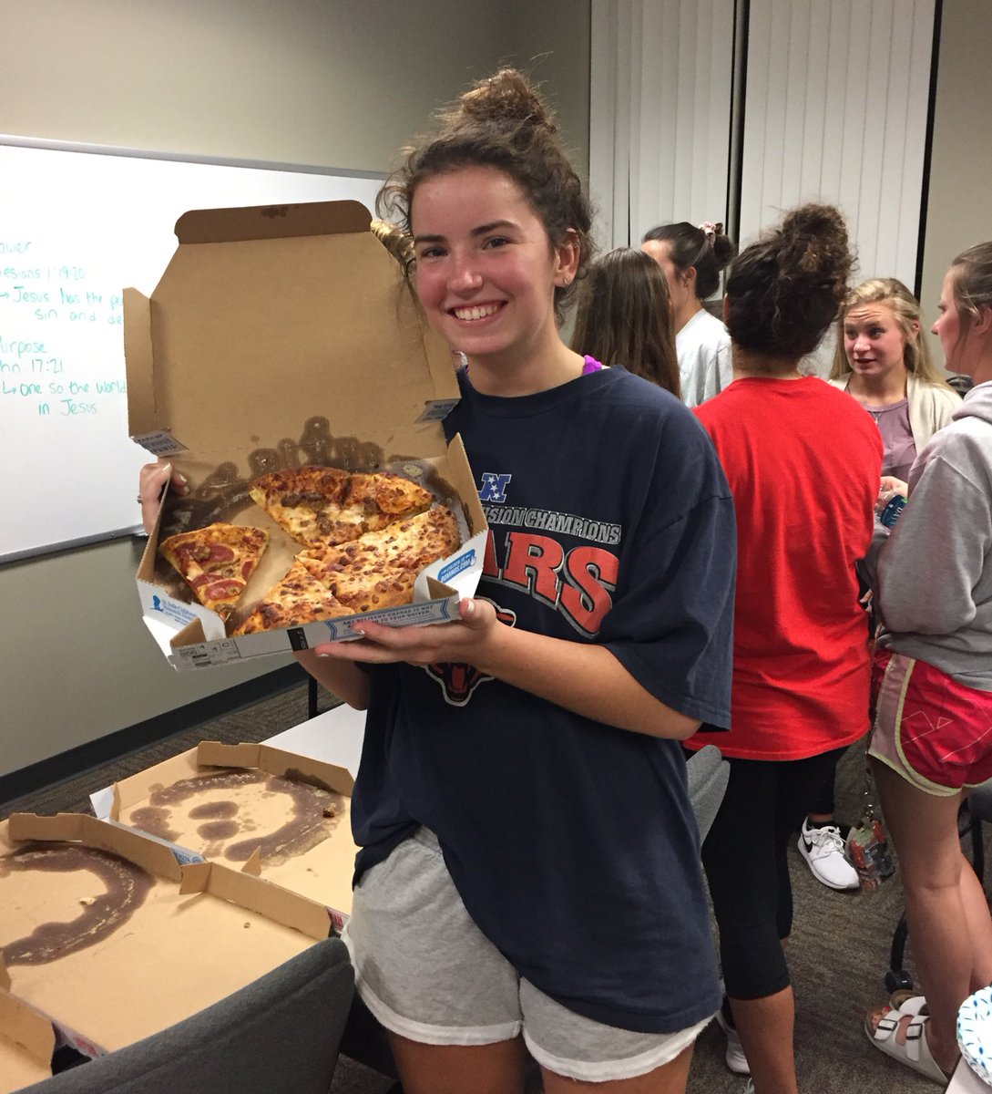 FCA_SAU's tweet photo. BEES! 🐝 FCA THURSDAYS ARE BACK!! Join us next week in McCarthy 108 @ 8 PM &amp; bring a friend! #1passion #1pain #1power #1purpose #1pizza (😉) https://t.co/vQWRgfNGrO