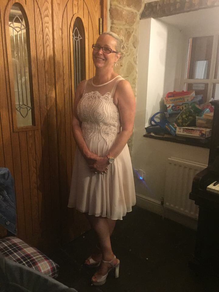 JJuleslady's tweet photo. @robbiewilliams this lovely lady is Kim Bailey. She turned 50 this year and is a lifelong #robbiewilliams fan. Sign her arm in Switzerland https://t.co/AM4Njudwct