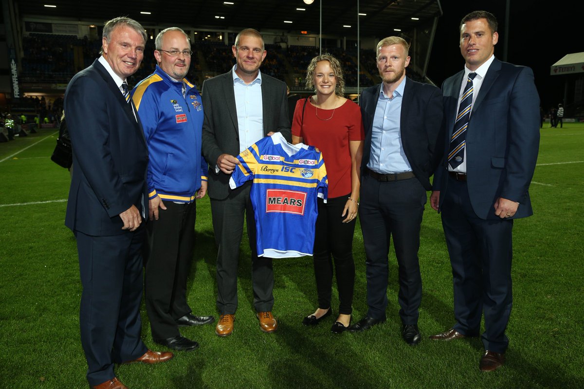 RugbyLeeds's tweet photo. NEWS | Leeds Rhinos launch their first Women’s Rugby League team #LeedsGirlsCan
https://t.co/o2gy04y3D3 https://t.co/ppGKpBia1A
