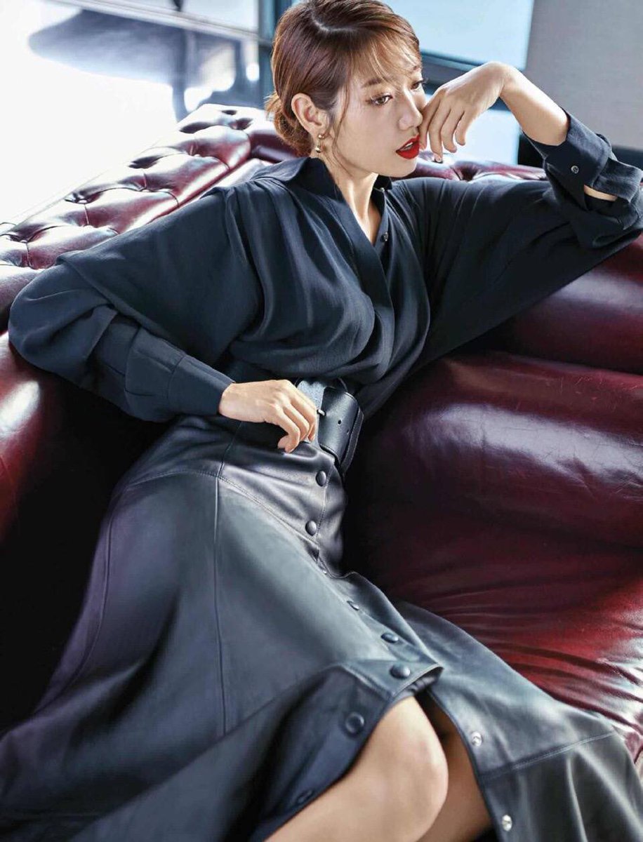 Ssinz2's tweet photo. #ELLE #ParkShinHye 💕 https://t.co/PxHYoxjHlM