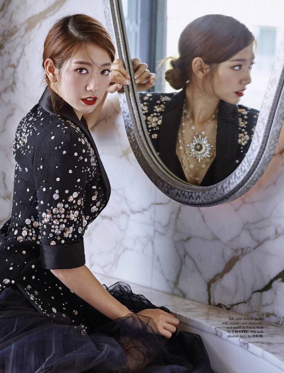 Ssinz2's tweet photo. #ELLE #ParkShinHye 💕 https://t.co/PxHYoxjHlM