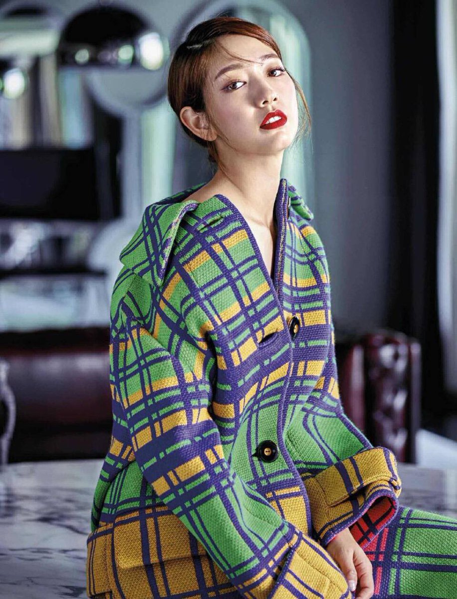 Ssinz2's tweet photo. #ELLE #ParkShinHye 💕 https://t.co/PxHYoxjHlM