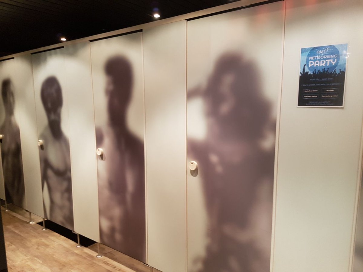 vea_zea's tweet photo. Darum sind Frauen so lange auf der Toilette... #OMT2017 #PentahotelWiesbaden #Geheimnisgelüftet https://t.co/3b7iDQ1br9