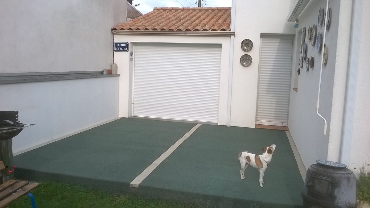BenoteauSarl's tweet photo. Béton poreux vert et dilatation en pavés tuffeau @Edycem_Beton @senechal_edycem https://t.co/l0fyFskfwo