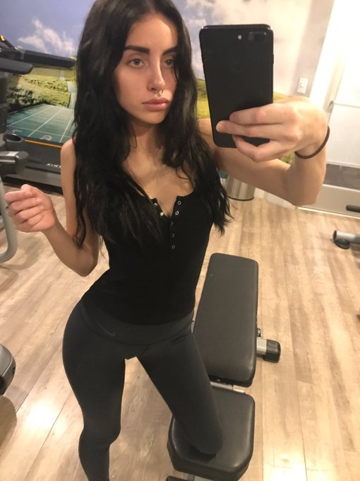 I'm all sweaty and gross 💦 https://t.co/BkxwM0z7Ze